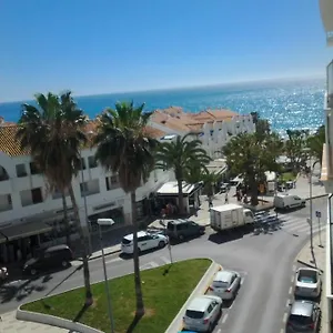 nerja-gaviota-holidays-piscina-y-playa.hotelsinnerja.org/